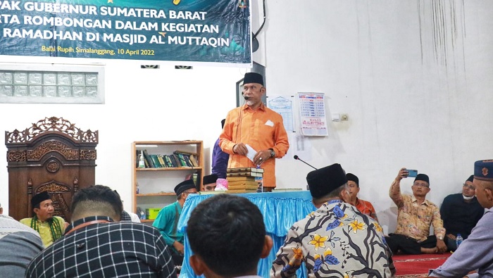 Safari Ramadhan Di Simalanggang Gubernur Ajak Warga Sukseskan Proyek