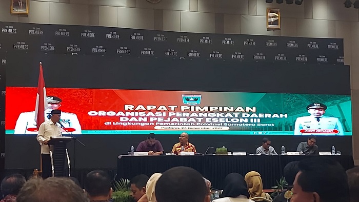 Gubernur Mahyeldi Pimpin Rapat Evaluasi OPD Akhir 2022 Top Satu