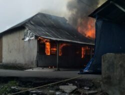 Asrama Brimob di Silaiang Bawah Terbakar