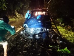 Longsoran Batu di Bukit Lampu Timpa Pikap, Tiga Orang Terluka