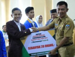 Dukung Program Satu Keluarga Satu Sarjana, Baznas Berikan Beasiswa