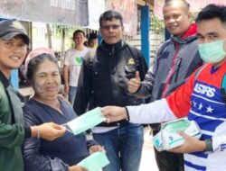 IMI Sumbar Bagikan Masker di Pantai Pariaman