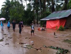 Banjir di Sitalang, Enam Rumah Rusak Jembatan Putus