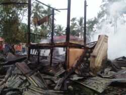 Rumah Gadang di Ujung Gurun Selayo Terbakar