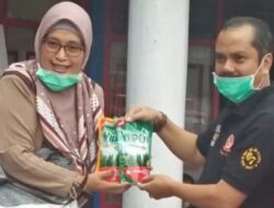 Puji Hastuti Bantu Pemko Padang Panjang 3.000 Liter Disinfektan