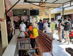 Pemko Pariaman Semprot Disinfektan di Tempat Pelayanan Umum