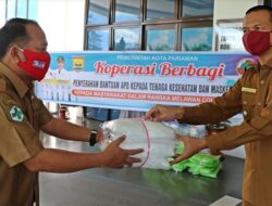 20 Koperasi di Kota Pariaman Beri Bantuan APD untuk Tenaga Kesehatan