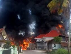 Kebakaran Hebat di Payakumbuh; Enam Rumah, Dua Mobil, Satu Sepeda Motor Hangus