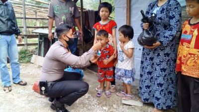 Berhati Mulia, Sisihkan Gaji Bripka Diko Mahaputra Bantu Warga Miskin