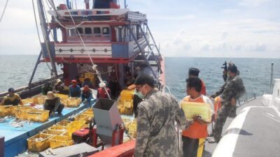 KKP Tertibkan Empat Kapal Cantrang di Selat Makassar