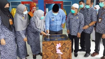 Bupati  Suhatri Bur Resmikan Gedung NICU RSUD Padang Pariaman