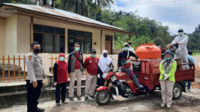 Antisipasi Penyebaran Covid-19, Pemnag Padang Tarok Giat Lakukan Penyemprotan