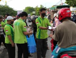 LDII Padang berbagi berkah Ramadhan kepada pengendara