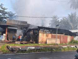 Kedai Bahan Bangunan di Lubuk Basung Terbakar, Kerugian Rp1 Miliar