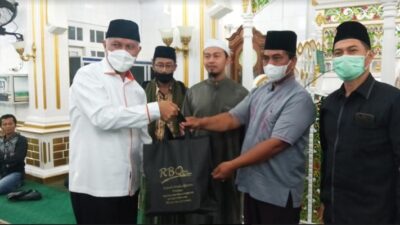 Gubernur Sumbar Subuh Berjamaah di Kapau