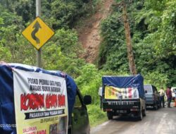 Antarkan Bantuan ke Pasbar, Rombongan Bukik Batabuah Canduang  Nyaris Disapu Longsor