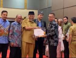 Bawaslu Pessel Raih Dua Penghargaan Sekaligus Dalam Anugerah Komisi Informasi 2022