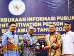 Raih Buka Award 2022, Prof Ganefri Rektor Informatif