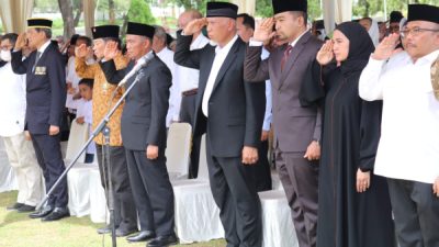 Bertolak dari Malaysia, Gubernur Sumbar Lepas Almarhum Azwar Anas ke Peristirahatan Terakhir