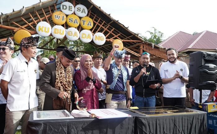 Sandiaga Uno Kunjungi Desa Wisata Kubu Gadang - Top Satu