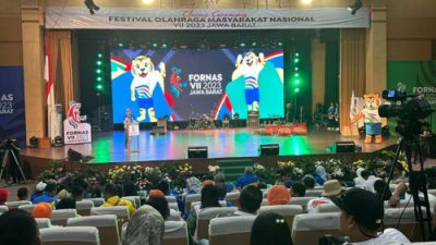 Raih 15 Emas, Sumbar Posisi 13 Fornas VII Jabar