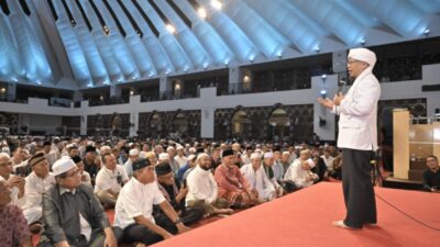 Hadir di Padang, Aa Gym Ustad Kondang Beri Tausiyah untuk ASN Sumbar