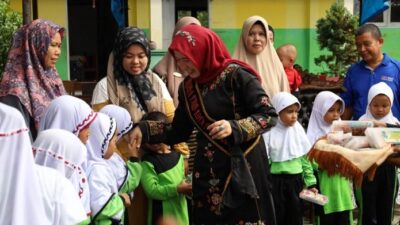 Bunda PAUD Kota Pariaman Kunjungi SDN 21 Jalan Kereta Api