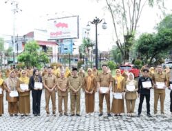 11 Staf Sekretariat DPRD Sumbar Dapat Penghargaan