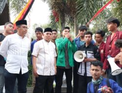 Mahasiswa Demo di DPRD Sumbar, Hanya Ingin Ditemui Ketua untuk Sampaikan Aspirasi