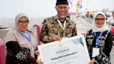 Mampu Kelola Sampah di Laut dengan Baik, Pemprov Sumbar Terima Penghargaan dari KKP RI