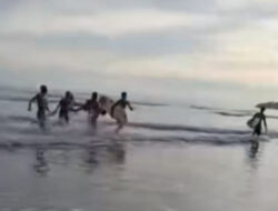 8 Pelajar Terseret Ombak di Pantai Air Manis Padang, 1 Meninggal 1 Hilang