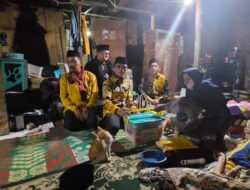 Menjelang Sahur, Bupati Safar dan Calon Anggota DPRD Terpilih Berhujan-Hujan Lihat Warga Dhuafa