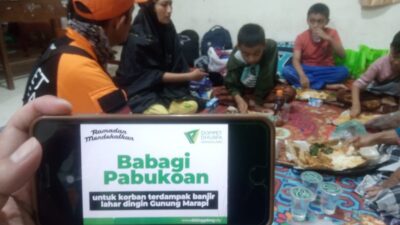 Dompet Dhuafa Singgalang Salurkan Ratusan Paket Babagi Pabukoan dan Sahur untuk Warga Terdampak Banjir Lahar Dingin di Agam