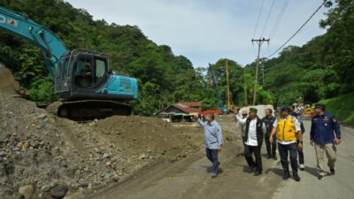 Gubernur Sumbar : Masyarakat Mohon Bersabar, Perbaikan Jalan Lembah Anai Diperkirakan Tuntas Juni 2024