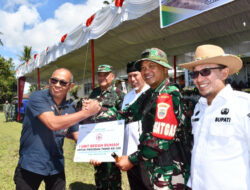 Semen Padang Serahkan Bantuan 1 Unit Bedah Rumah dan 250 Zak Semen untuk Program TMMD di Tanah Datar