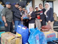 Tim DW PNP dan Tengsawer 83 Distribusikan Bantuan Saat Longsor Sitinjau Laut