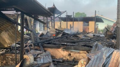 Kebakaran di Koto Jorong Surau Kamba Nagari Ampang Gadang Kecamatan Ampek Agkek, Rabu dini hari (5/6/2024) sekitar pukul 1,30 WIB. (kasnadi)