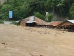 Tiba-tiba Saja Banjir Landa Ngarai Sianok,