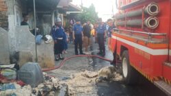 Kebakaran di Jalan Rambai Purus, Satu Orang Terluka
