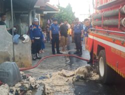 Kebakaran di Jalan Rambai Purus, Satu Orang Terluka