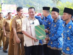 Bupati Pessel Serahkan SK untuk 2.021 PPPK