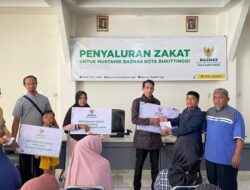 Baznas Bukittinggi kembali Salurkan Dana Zakat kepada Mustahik