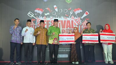 Gubernur Mahyeldi Resmikan Festival Merah Putih dan Program Subsidi Bunga bagi Pelaku Usaha Mikro di Padang Panjang