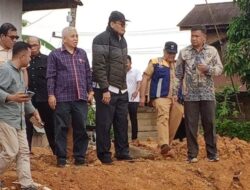 Komisi IV DPRD Sumbar Tinjau Pembangunan Penguatan Tebing Sungai Batang Pasaman