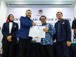 NasDem Serahkan B1 KWK Parpol kepada 13 Paslon Pilkada di Sumbar