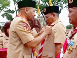 Kakwarcab 16 Pariaman Terima Penghargaan Darma Bakti