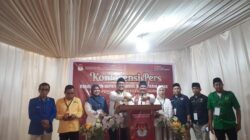 Richi Aprian-Doni Karson Mendaftar ke KPUD Tanah Datar