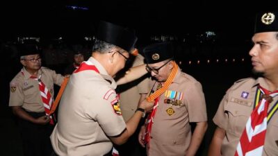 Dinilai Berjasa bagi Kepramukaan, Bupati Eka Putra Terima Lencana Melati