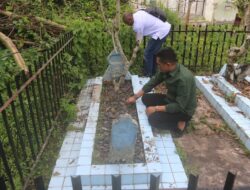 Pulang ke Batusangkar, Ekos Albar Ziarah ke Makam Ayah