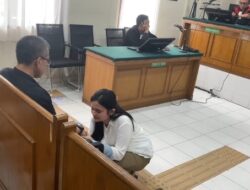 Haru di Pengadilan, Terdakwa Marisa Putri Bersimpuh Memohon